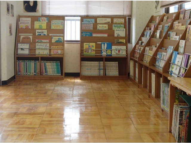 コロナ対策で図書室を広くしました