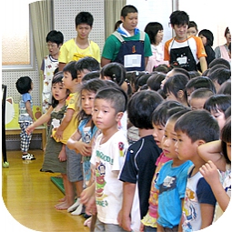 中学生は子どもたちのお手本です