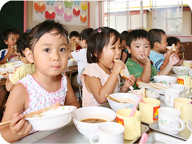 楽しい給食の時間